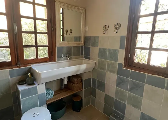 To A Book House In Corsica - D'hotes אולטה