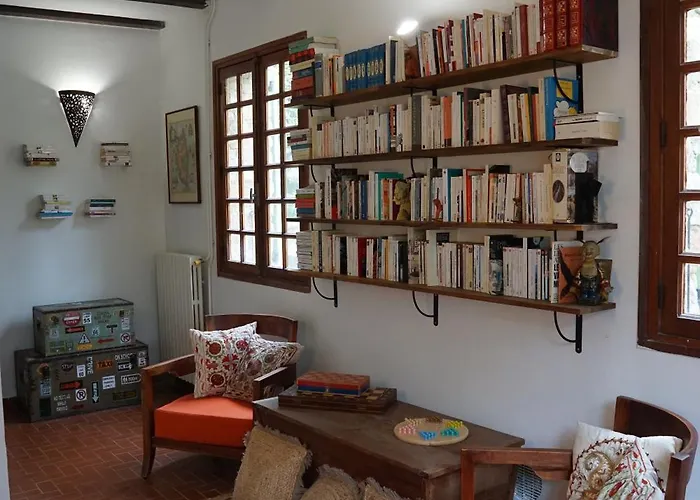 ベッド・アンド・ブレックファスト To A Book House In Corsica - D'hotes