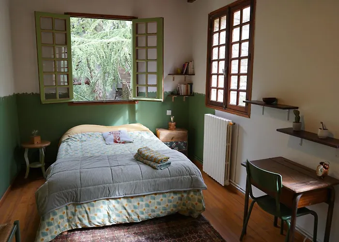 To A Book House In Corsica - D'hotes ベッド・アンド・ブレックファスト