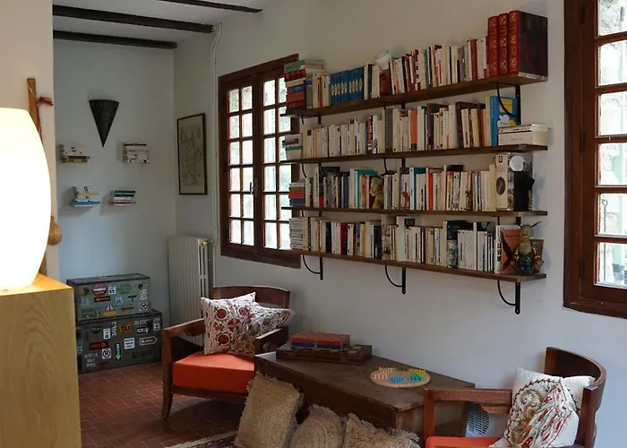 To A Book House In Corsica - D'hotes *